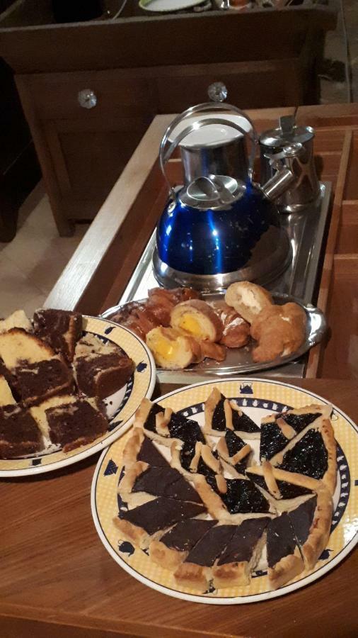 Daina Bianca Acomodação com café da manhã Solignano Exterior foto
